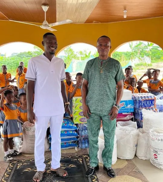 Blogger Getinfomedia Marks Birthday with Street Outreach to Accra's Poorest