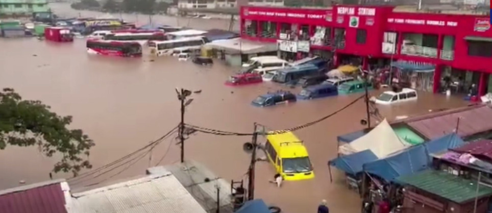 Ghana must urgently build climate resilience into economic planning, experts warn