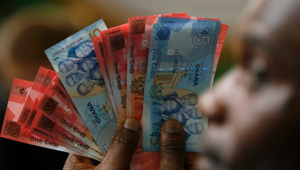 Cedi weakens to 11.68 against dollar as forex pressures persist