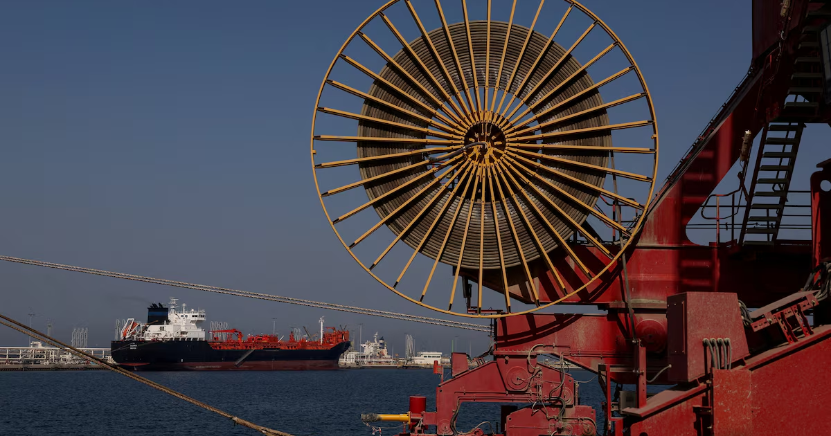 Oil prices fall as Middle East peace talks raise hopes for Strait of Hormuz reopening