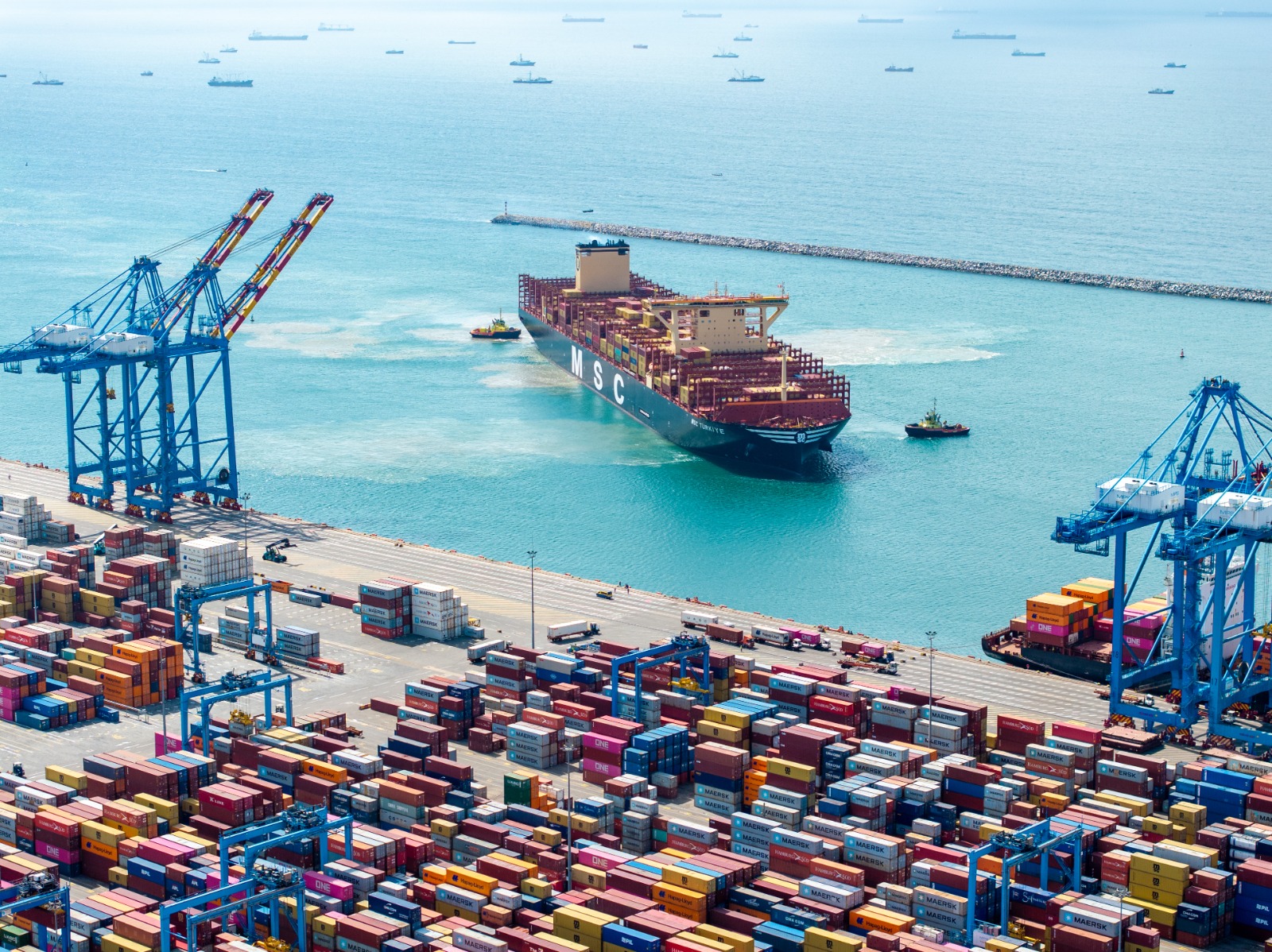 Tema Port Gridlock: Minister pledges infrastructure overhaul as cargo backlog threatens Ghana's shipping hub status