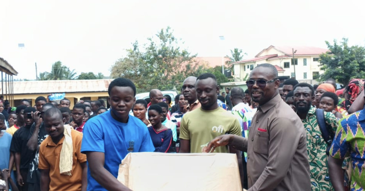 MP cautions new SHS students against negative friendships as constituency offers support