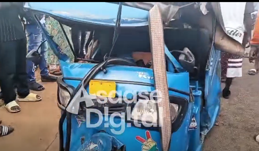 Four hurt as minibus with failed brakes crashes into vehicles at Sofoline flyover in Kumasi